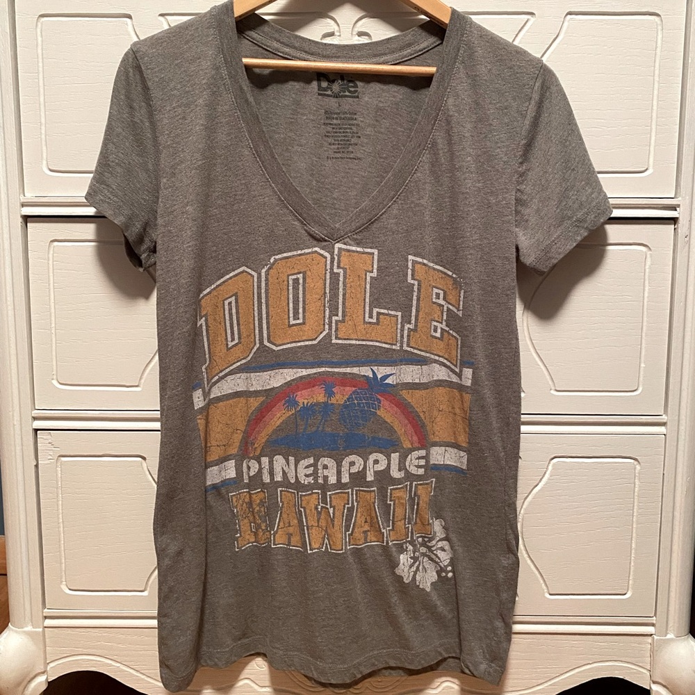 Dole Pineapple Hawaii vintage style v-neck t-shirt, L, very light wear, so comfy